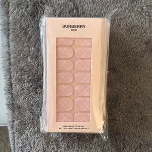 Burberry Her Soft Pink Nail Wraps